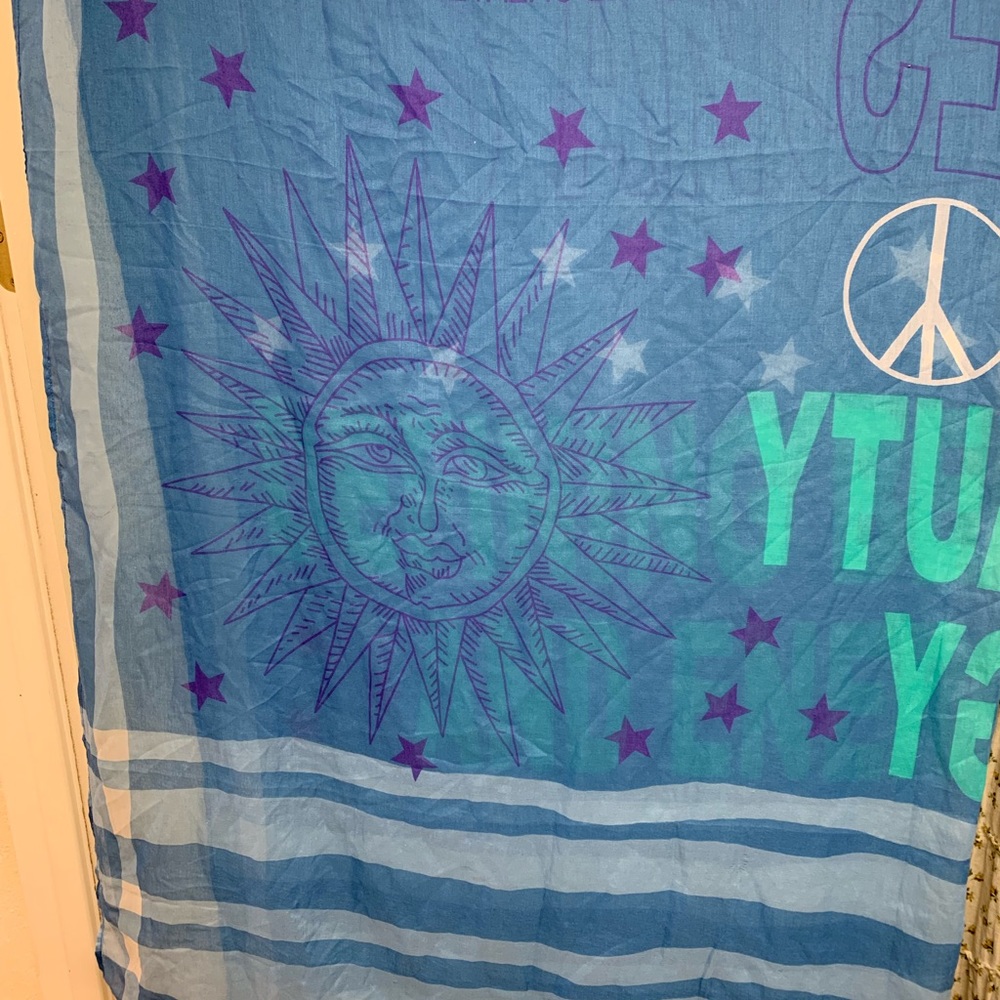 M. Fredric Raj wrap - Picture 2 of 7